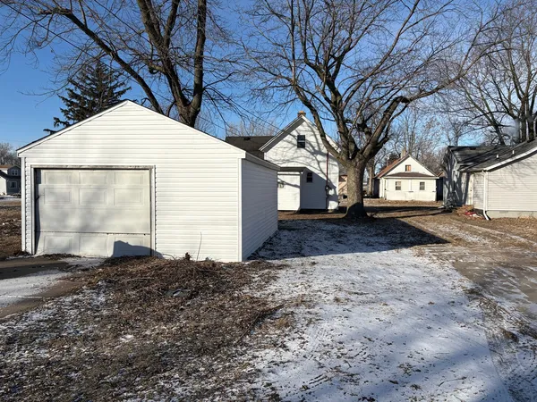 $80,000 | 819 5th Street, Rock Island, IL 61201
