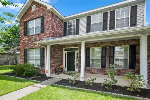 $390,000 | 424 East Redbud Drive, Slidell, LA 70458