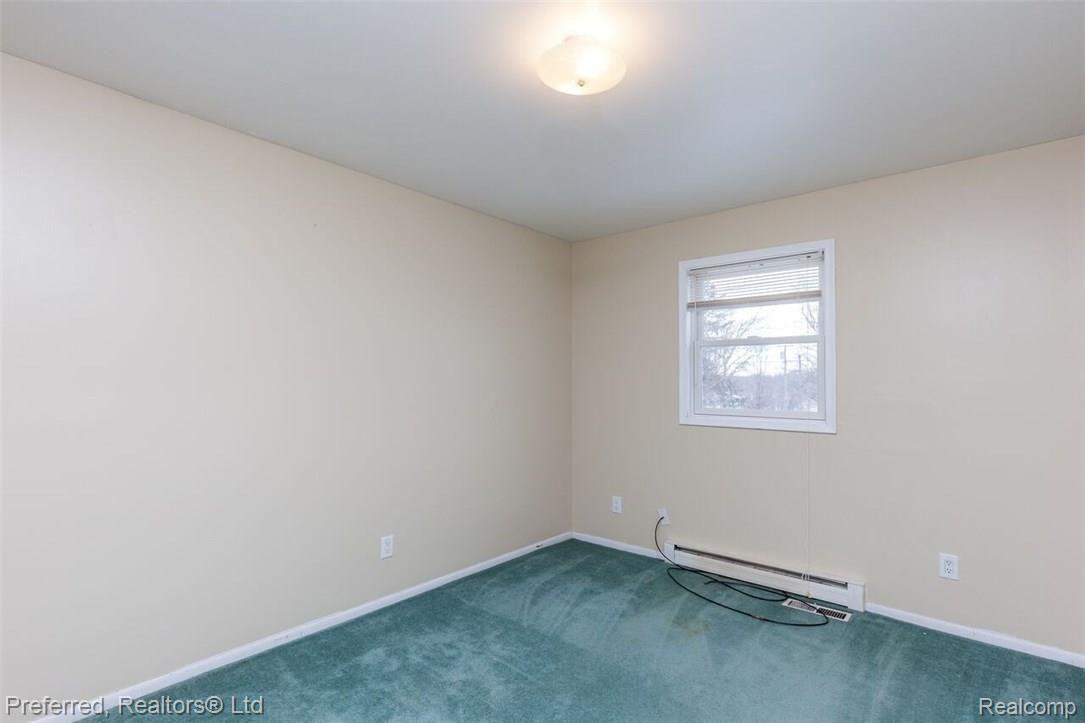 6165 Dutcher Road Howell, MI 48843 - Photo 15 of 22 Bedroom