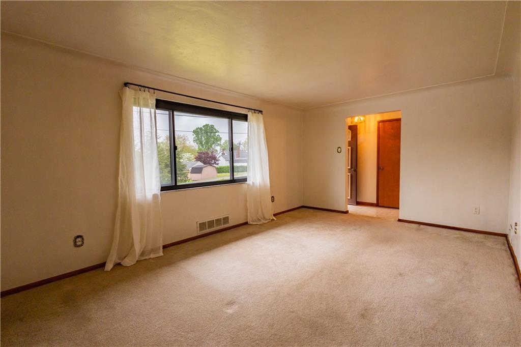 9911 Walker Road Elizabeth, PA 15037 - Photo 4 of 17 Gallery Image 4