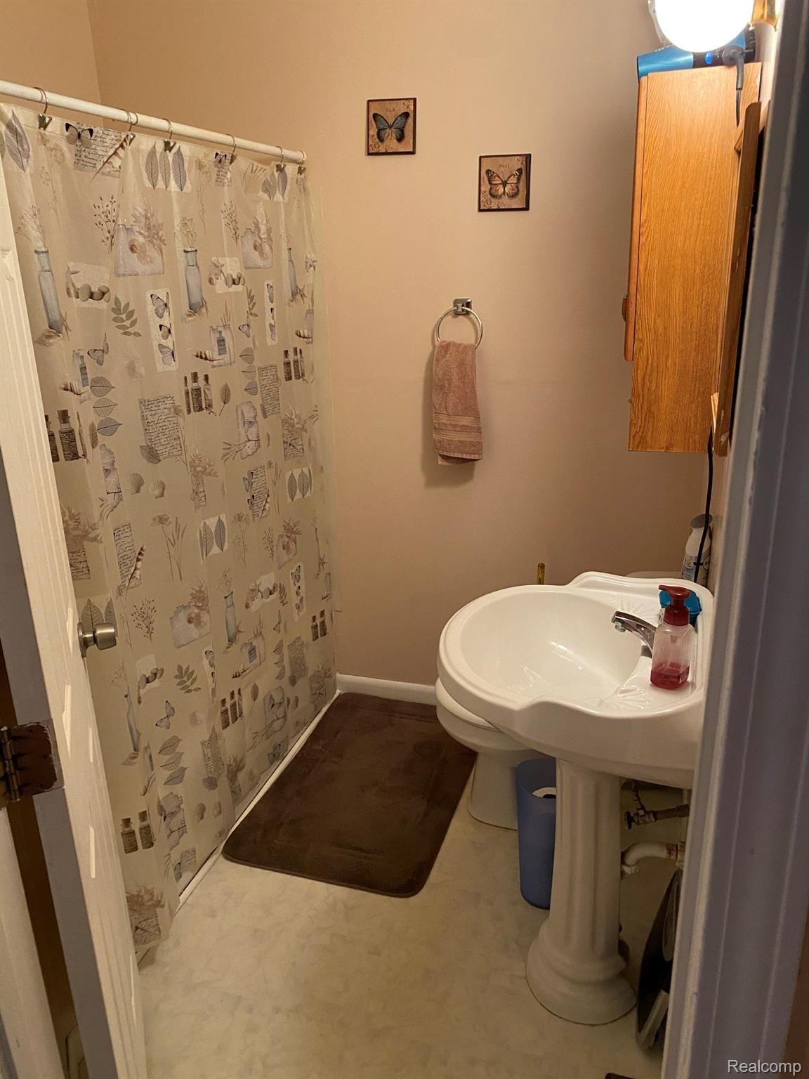 3911 Toepfer Road Warren, MI 48091 - Photo 13 of 29 IMG_6572.JPEG