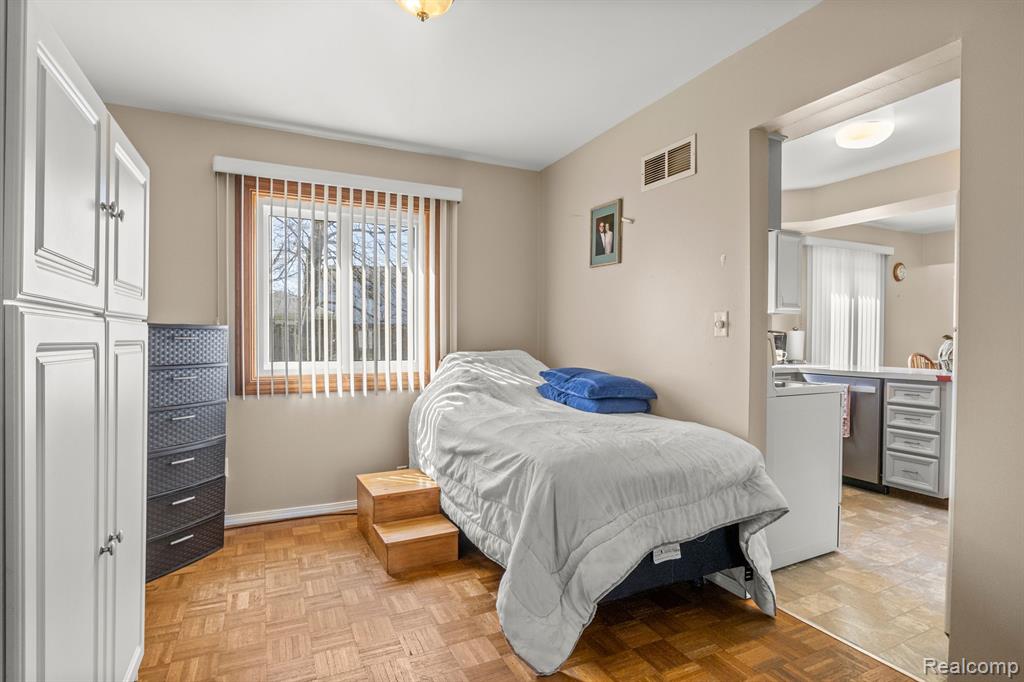 43921 Arlington Road Canton, MI 48187 - Photo 9 of 47
