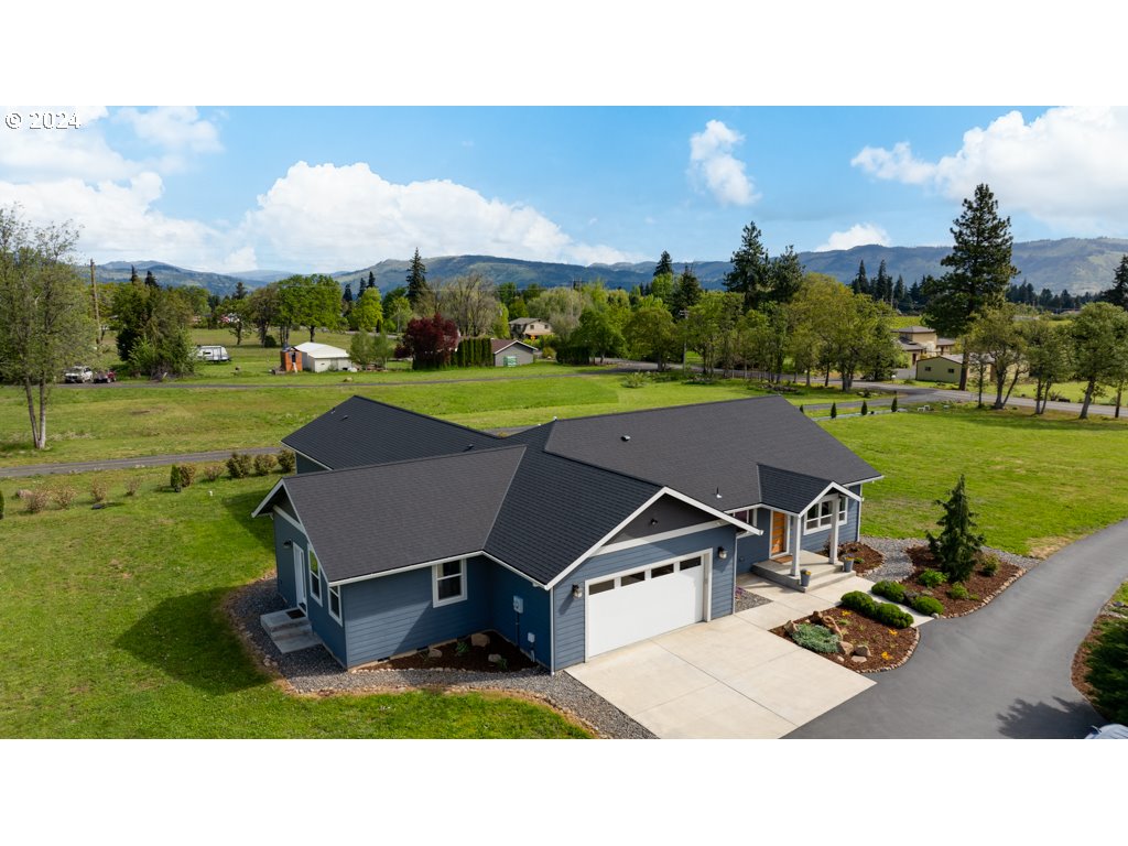 1036 Multnomah Road Hood River, OR 97031 - Photo 2 of 48 Gallery Image 2
