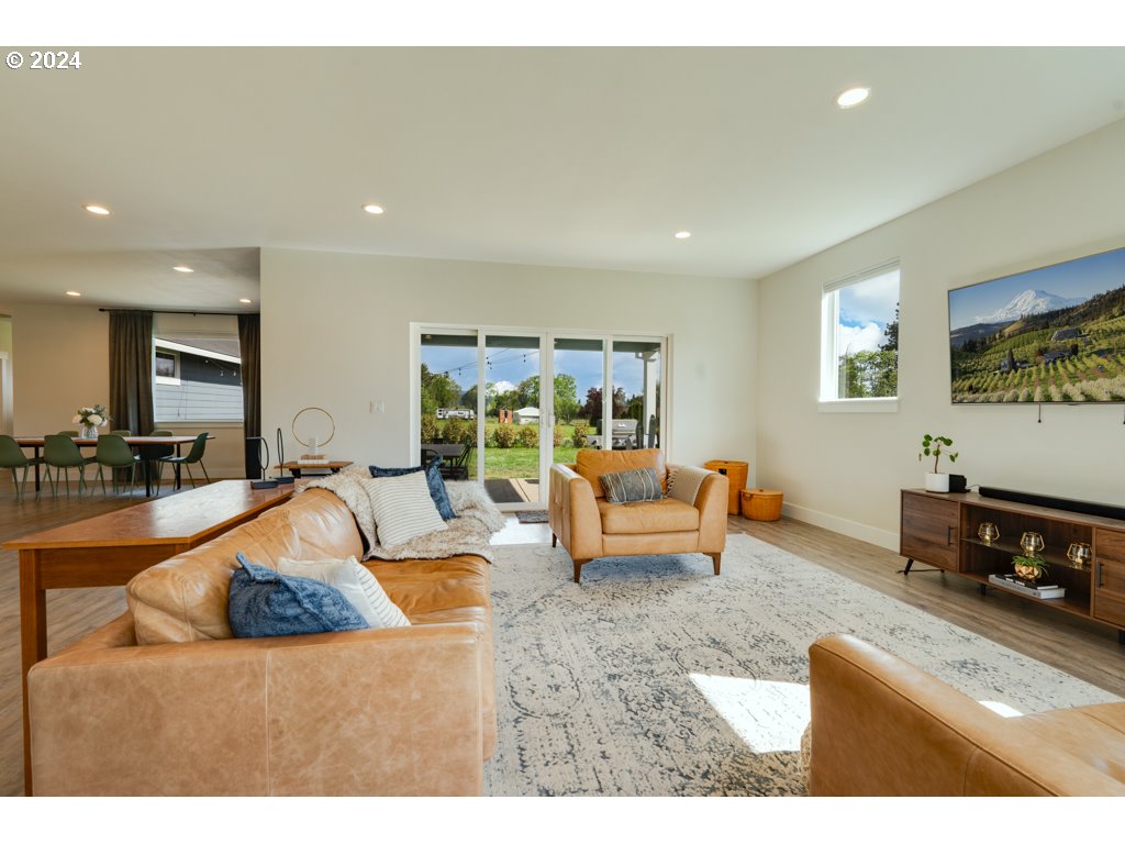 1036 Multnomah Road Hood River, OR 97031 - Photo 23 of 48 Gallery Image 23
