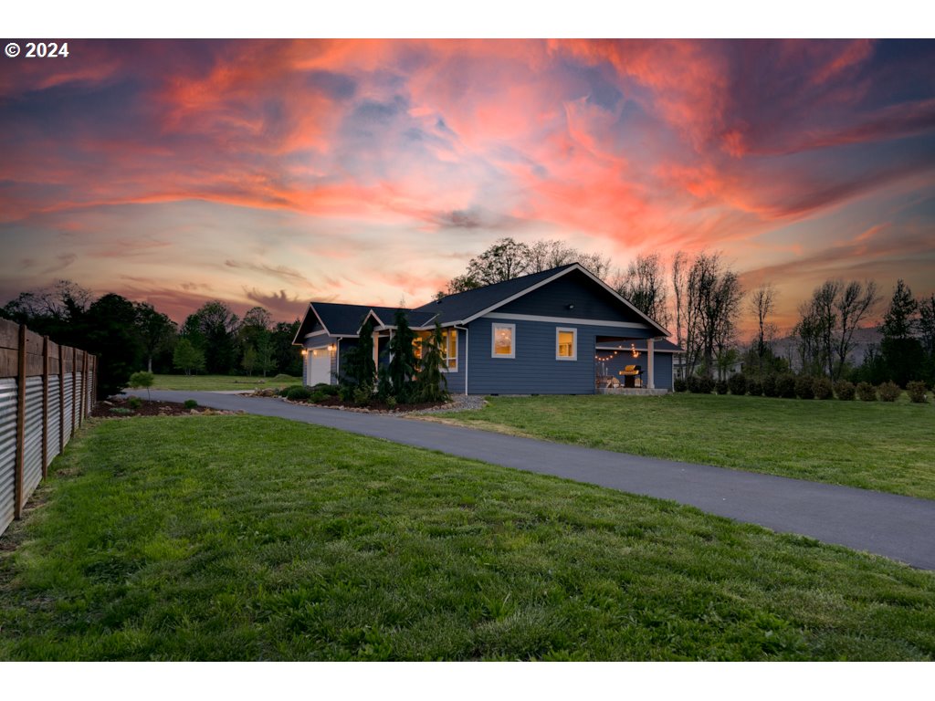 1036 Multnomah Road Hood River, OR 97031 - Photo 10 of 48 Gallery Image 10