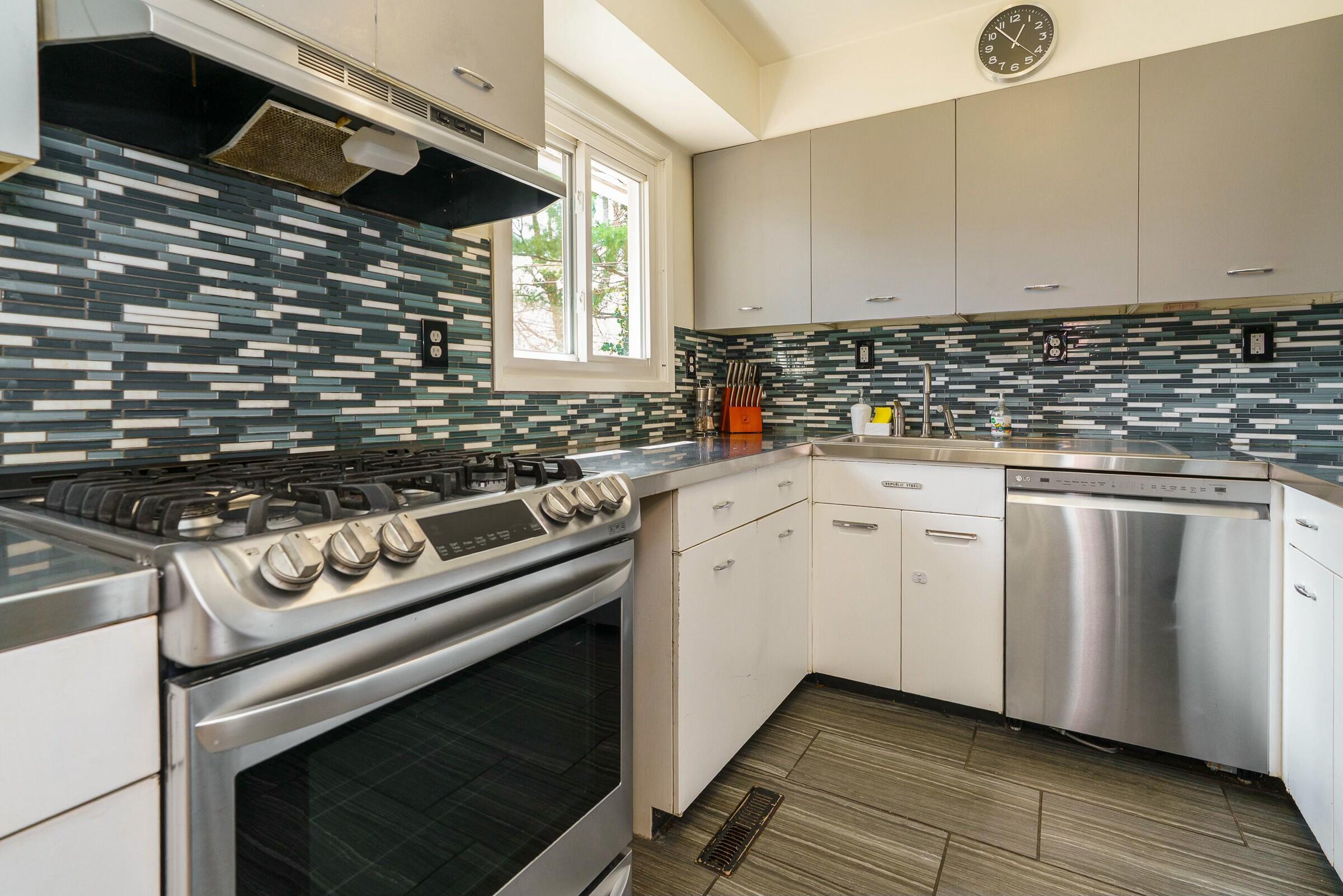 1777 Inchcliff Road Columbus, OH 43221 - Photo 7 of 30 Kitchen
