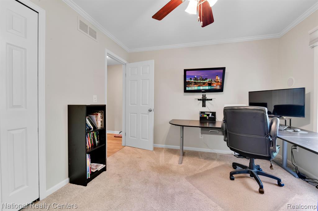 3640 Winter Creek Road Rochester Hills, MI 48307 - Photo 23 of 34