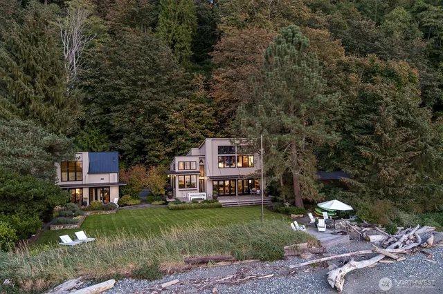 $2,995,000 | 7683 Maxwelton Road, Clinton, WA 98236