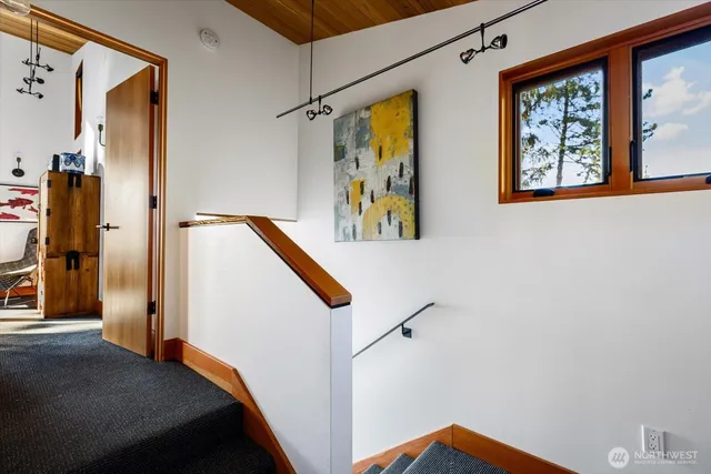 $2,995,000 | 7683 Maxwelton Road, Clinton, WA 98236