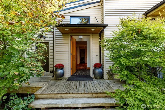 $2,995,000 | 7683 Maxwelton Road, Clinton, WA 98236