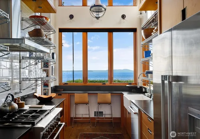 $2,995,000 | 7683 Maxwelton Road, Clinton, WA 98236