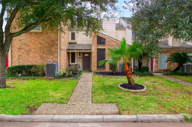 $174,900 | 17163 Beaver Springs Drive, Unit 14, Houston, TX 77090