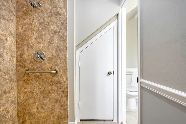 $174,900 | 17163 Beaver Springs Drive, Unit 14, Houston, TX 77090