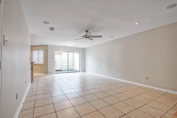 $167,990 | 17163 Beaver Springs Drive, Unit 14, Houston, TX 77090