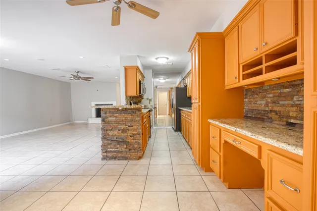 $174,900 | 17163 Beaver Springs Drive, Unit 14, Houston, TX 77090