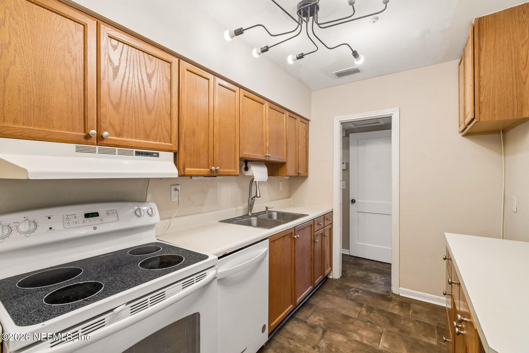 276 Brunswick Road Jacksonville, FL 32216 - Photo 21 of 60 Kitchen