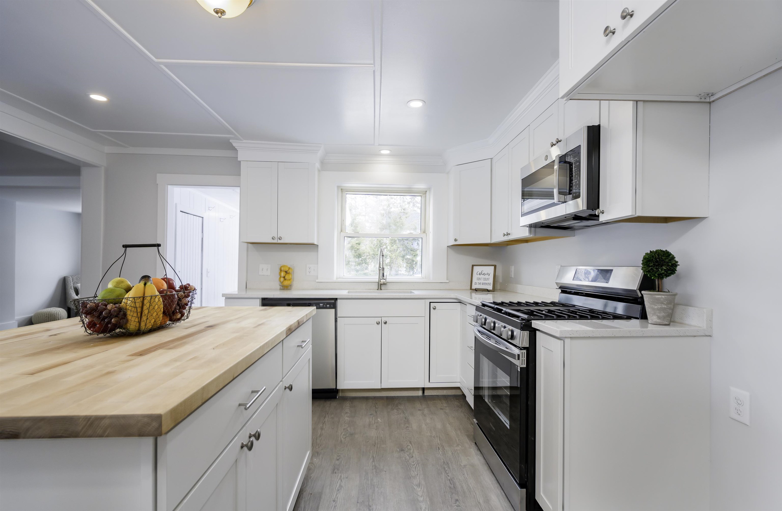 52 Pembroke Road Concord, NH 03301 - Photo 8 of 26