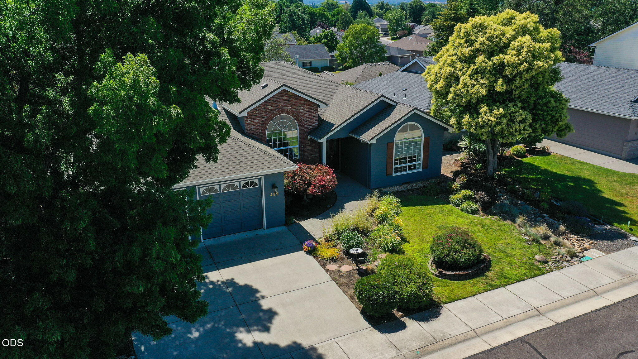 499 Ridgeway Avenue Central Point, OR 97502 - Photo 28 of 37