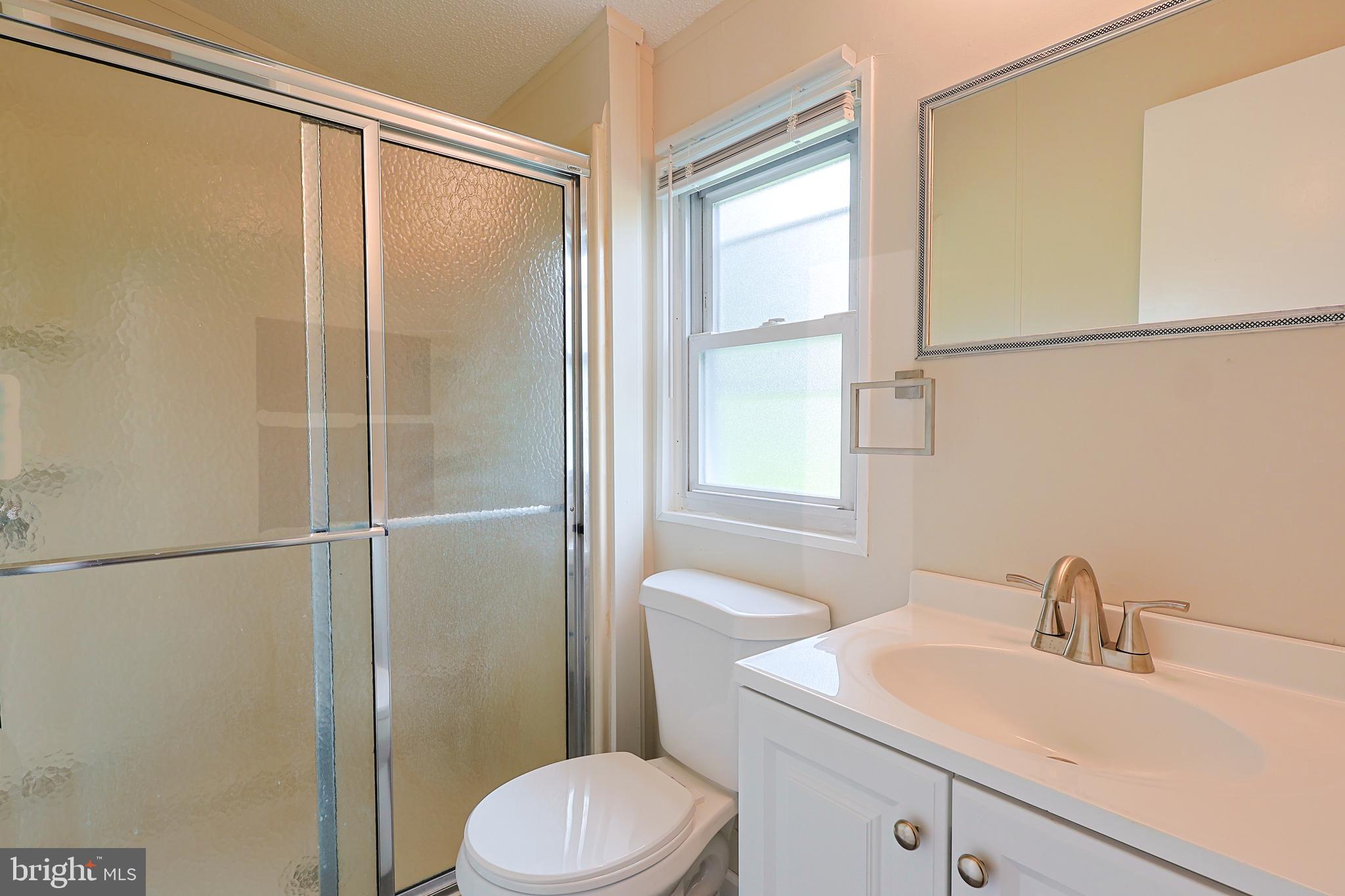 2060 Rohrbach Lane Quakertown, PA 18951 - Photo 18 of 21 Shared Full Bath