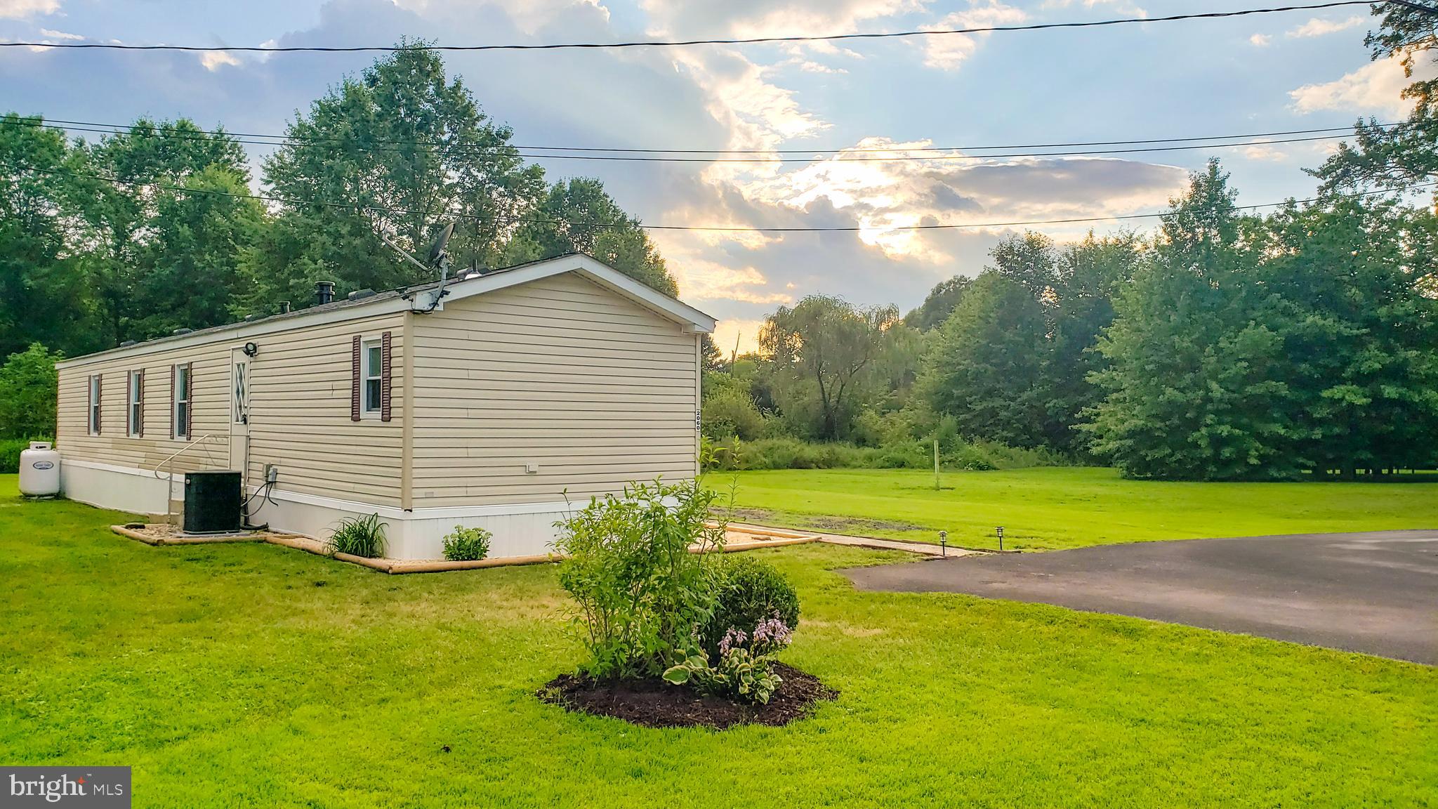 2060 Rohrbach Lane Quakertown, PA 18951 - Photo 2 of 21