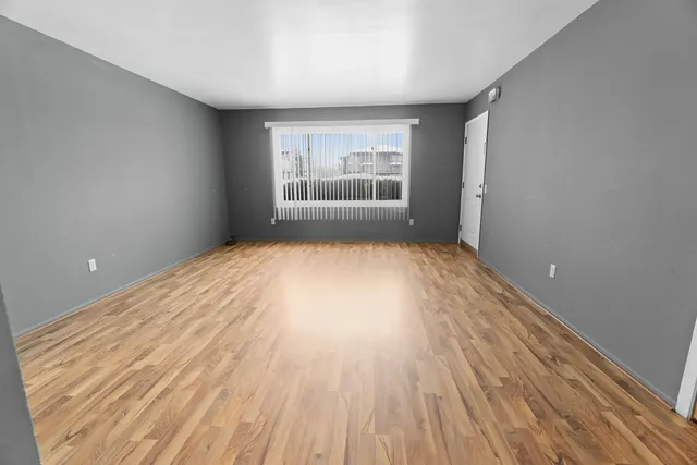 $1,400 | 1017 9th Street, Unit 5, Harvard, IL 60033