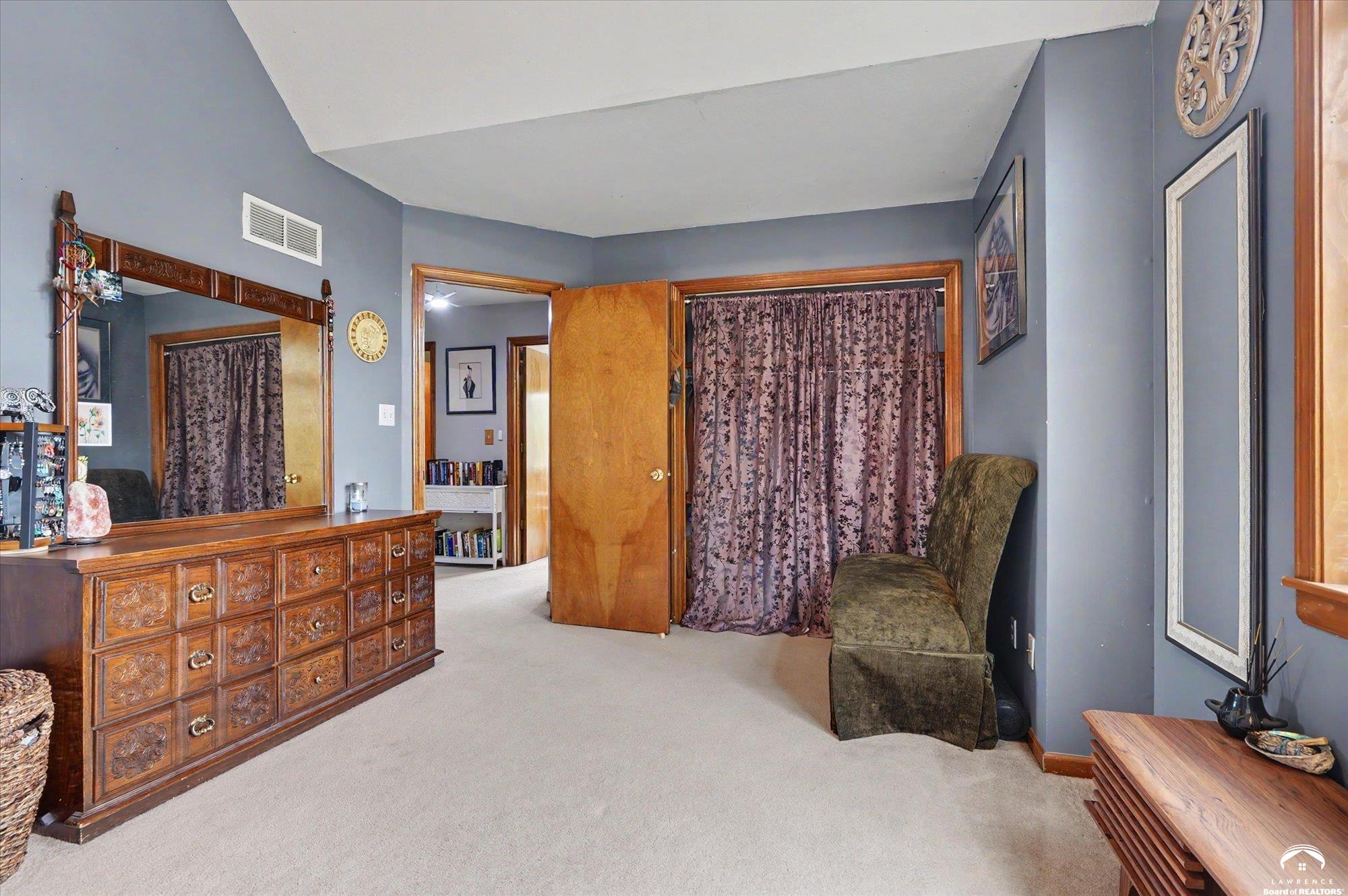2408 Oxford Road Lawrence, KS 66049 - Photo 21 of 43