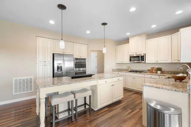 $519,900 | 2706 Orleans Drive, Columbia, TN 38401