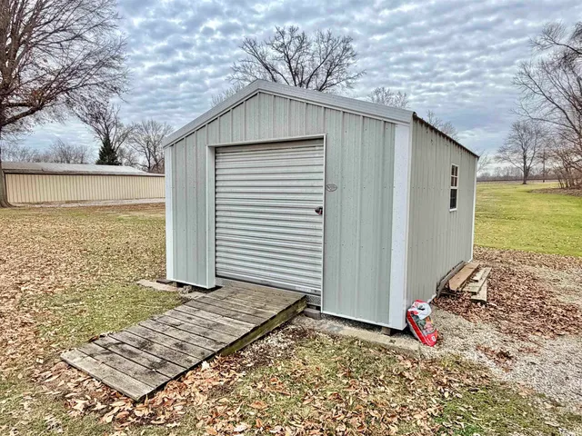 $175,000 | 603 South 3rd Street, Farmersburg, IN 47850