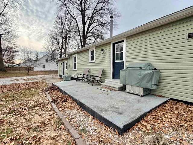 $175,000 | 603 South 3rd Street, Farmersburg, IN 47850