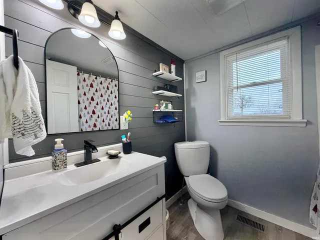 $175,000 | 603 South 3rd Street, Farmersburg, IN 47850