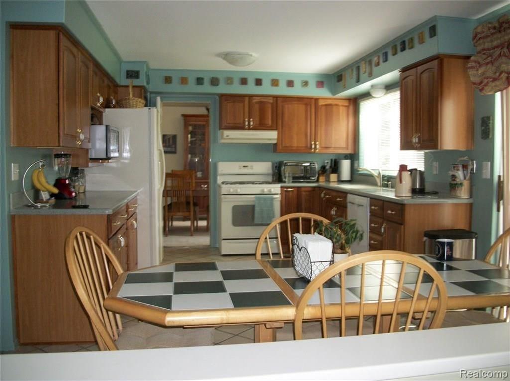 36125 Fredericksburg Road Farmington Hills, MI 48331 - Photo 21 of 63