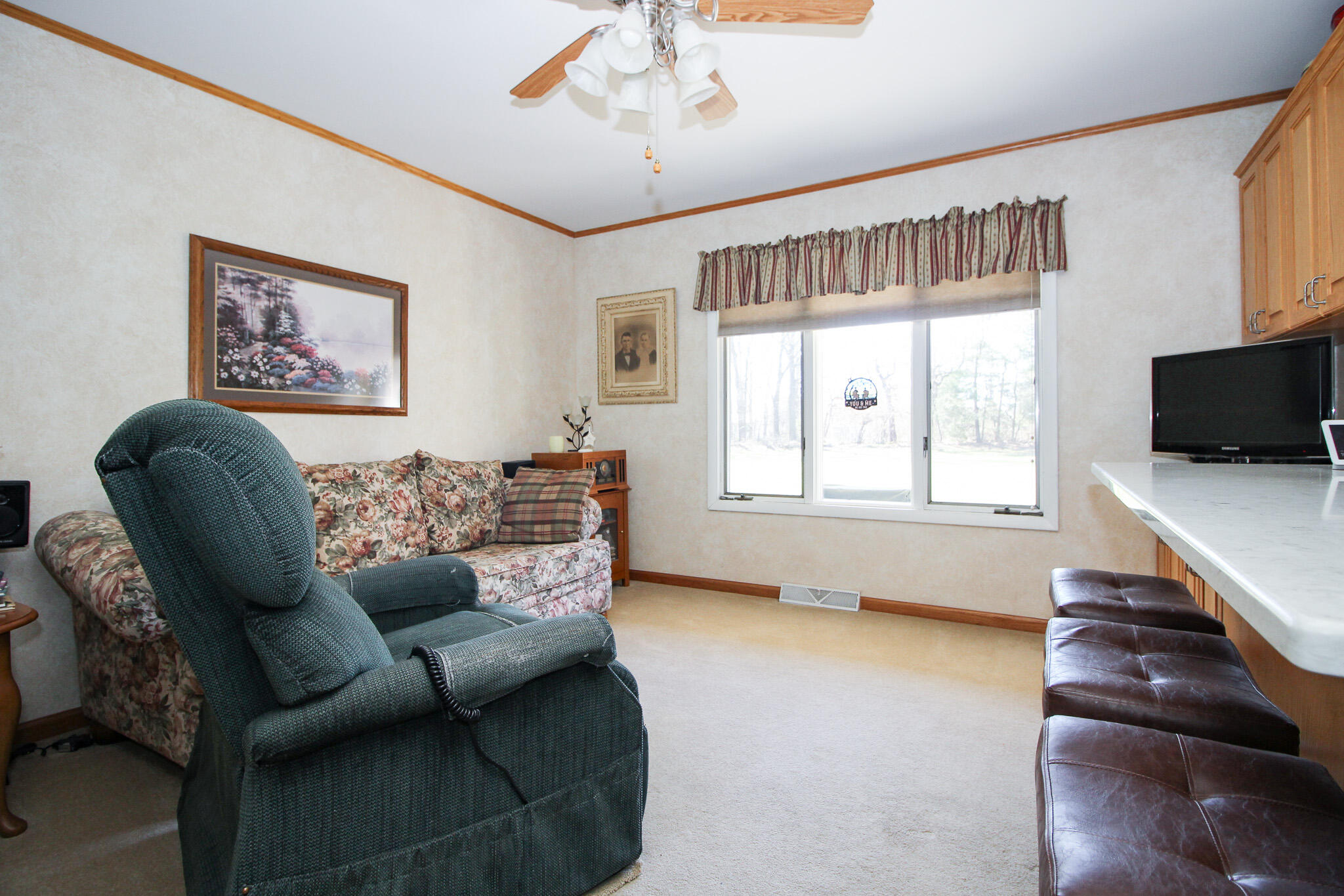 303 Dahlke Street North Judson, IN 46366 - Photo 10 of 32 2048x1365
