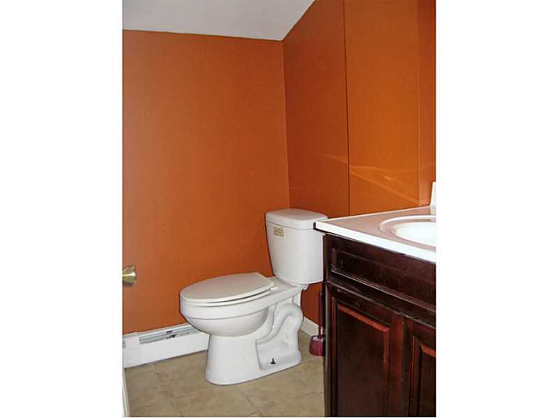 10 Nimitz Road East Providence, RI 02916 - Photo 13 of 14 Bathroom.