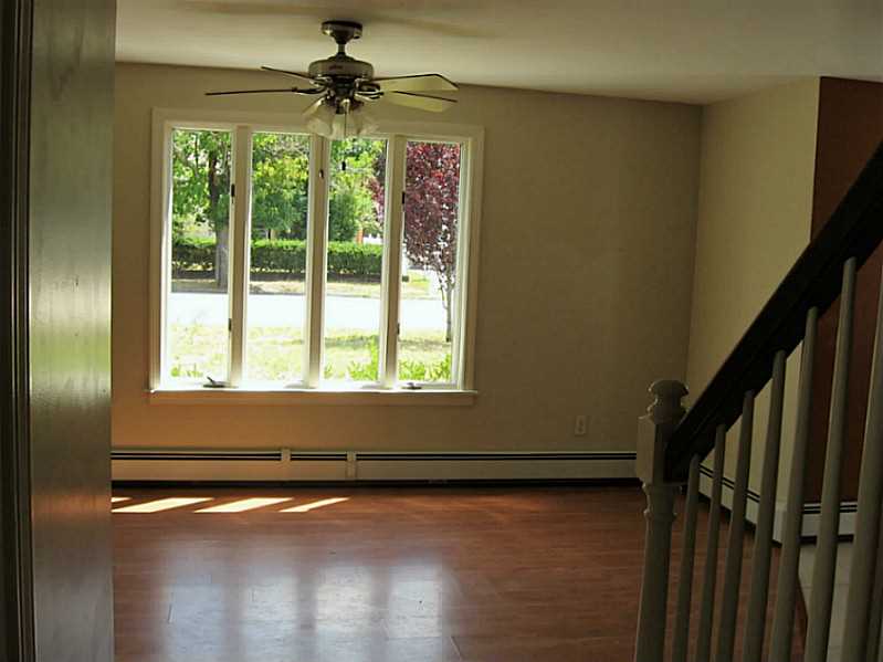 10 Nimitz Road East Providence, RI 02916 - Photo 9 of 14 Dining Area.
