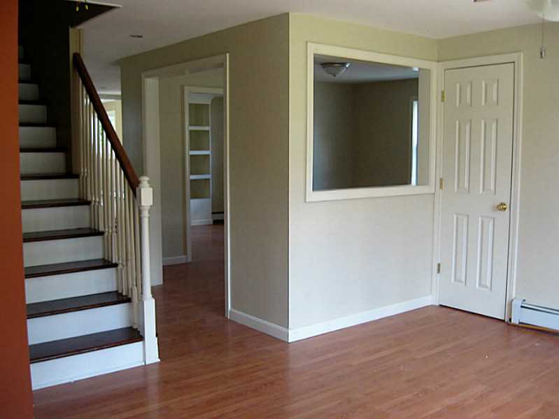 10 Nimitz Road East Providence, RI 02916 - Photo 10 of 14 Dining Area.