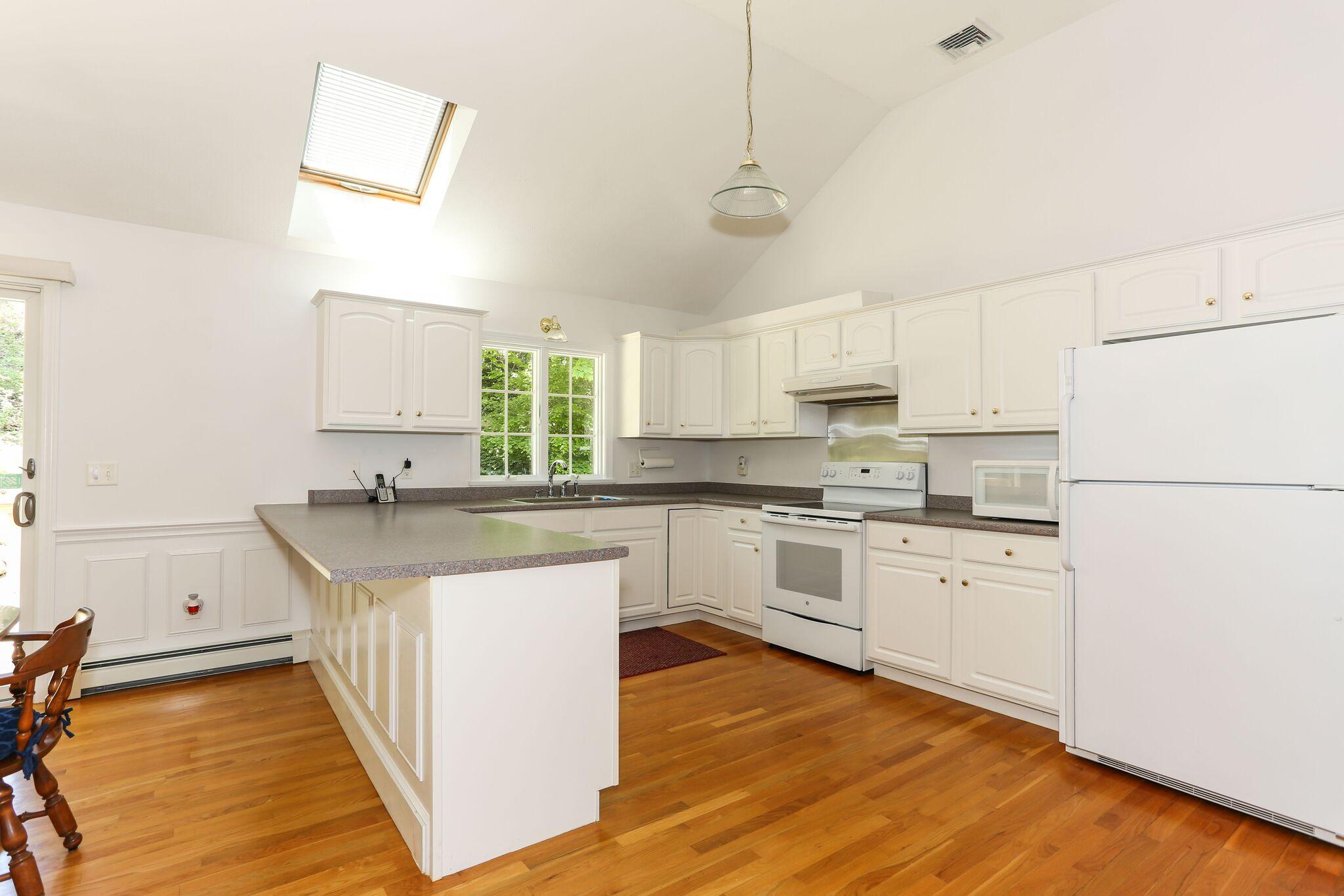 43 Elm Road Falmouth, MA 02540 - Photo 9 of 23 43ElmLR-11
