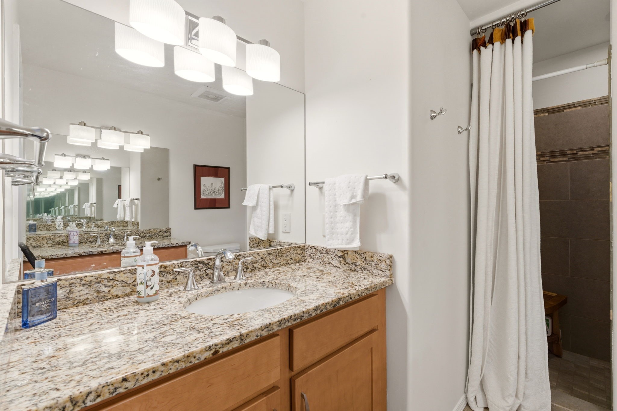 3 Silver Buckle Road Santa Fe, NM 87508 - Photo 22 of 34 Primary bath featuring walk-in tiled shower