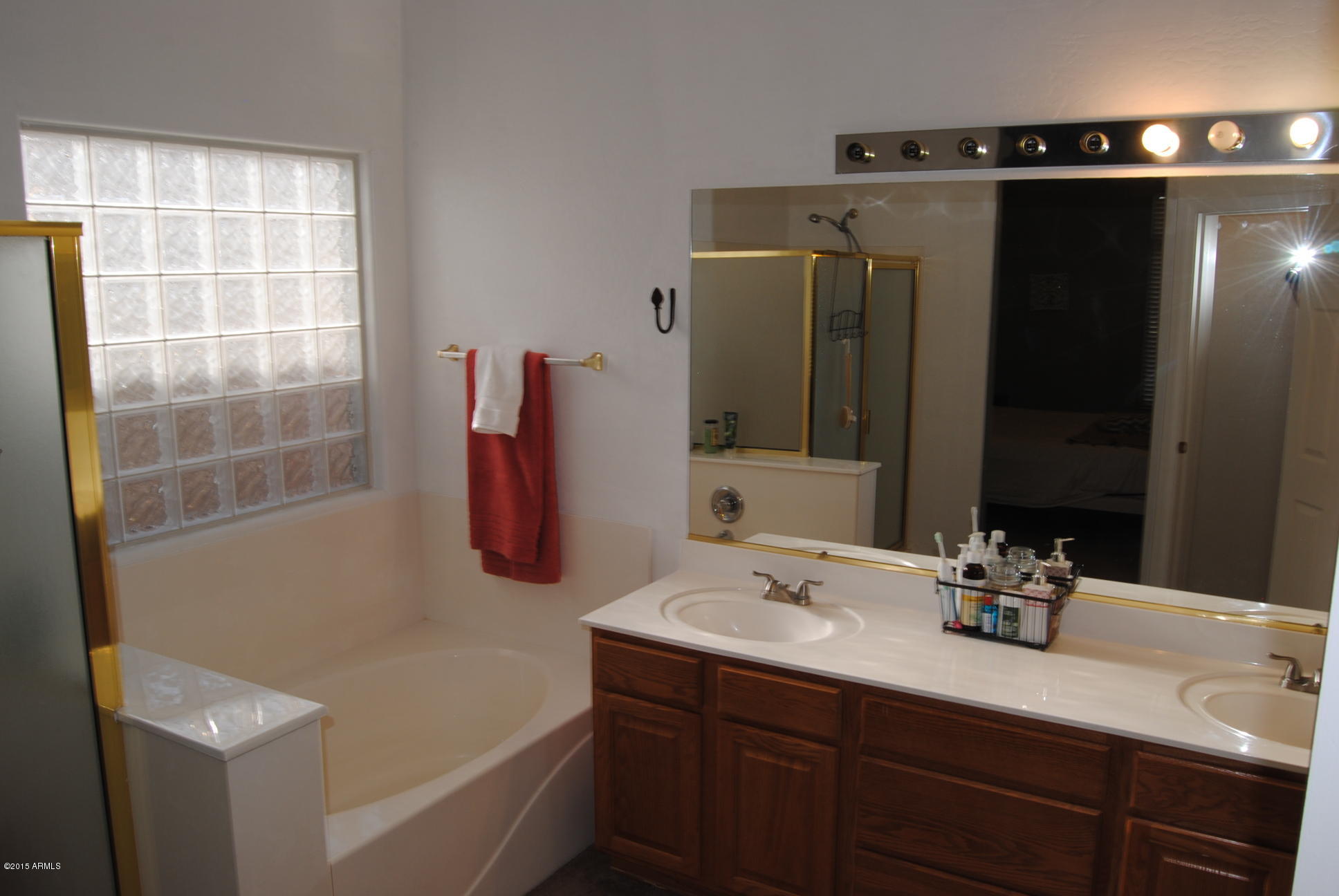 11025 West Almeria Road Avondale, AZ 85392 - Photo 15 of 31 Master Bath