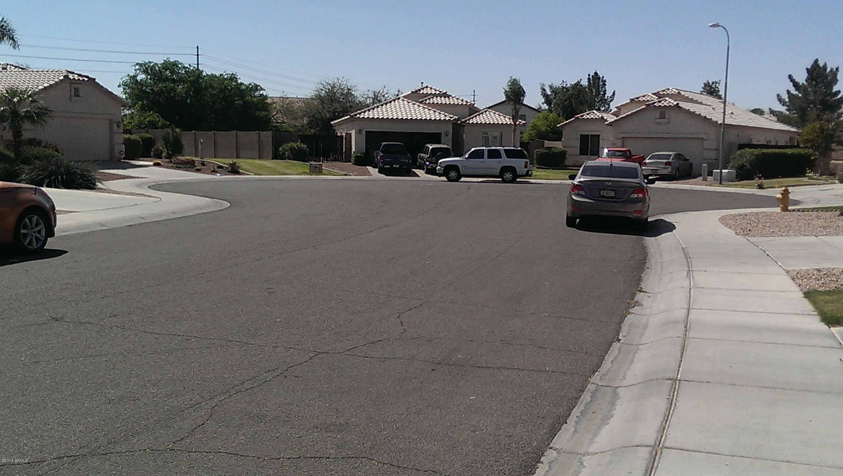 11025 West Almeria Road Avondale, AZ 85392 - Photo 26 of 31 Almeria Rd Cul de Sac