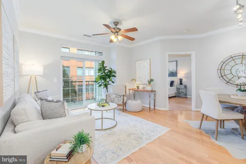 $479,900 | 2055 26th Street South, Unit 5207, Arlington, VA 22206