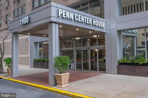 $135,000 | 1900 John F Kennedy Boulevard, Unit 818, Philadelphia, PA 19103