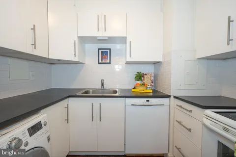 $135,000 | 1900 John F Kennedy Boulevard, Unit 818, Philadelphia, PA 19103