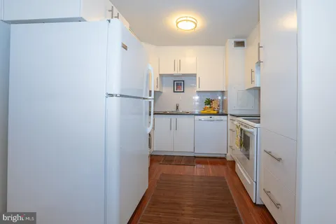 $135,000 | 1900 John F Kennedy Boulevard, Unit 818, Philadelphia, PA 19103