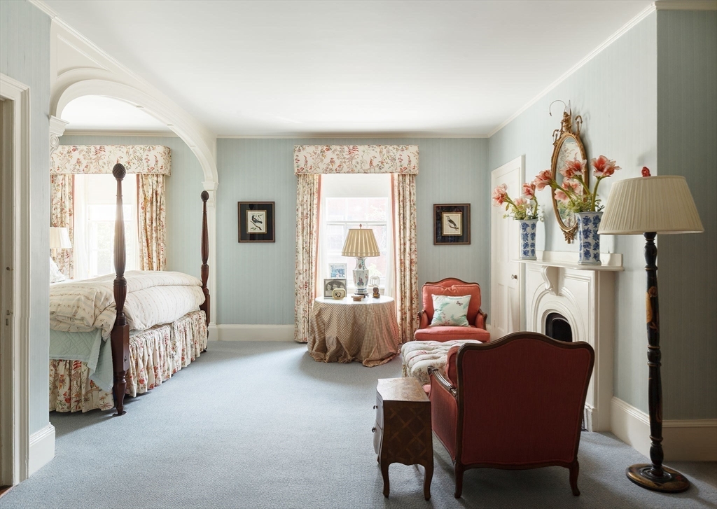 53 Chestnut Street Boston, MA 02108 - Photo 11 of 14