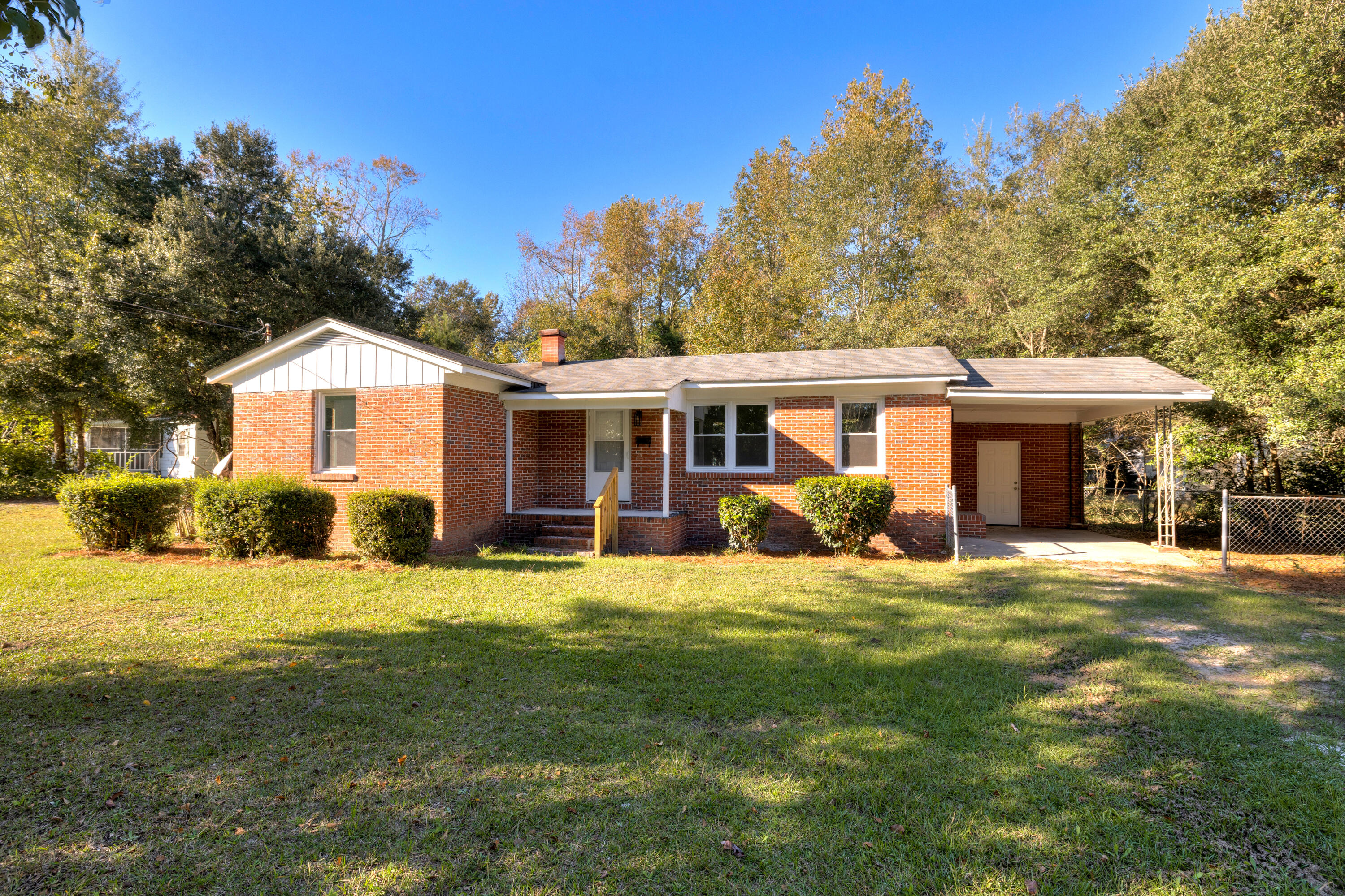138 Nelson Circle Manning, SC 29102 - Photo 2 of 23