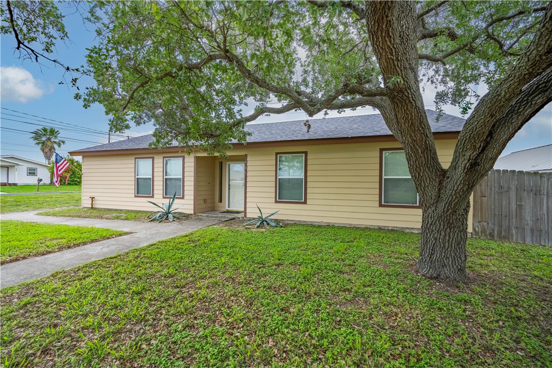 501 Jane Street Corpus Christi, TX 78418 - Photo 4 of 39 a house view with a garden space