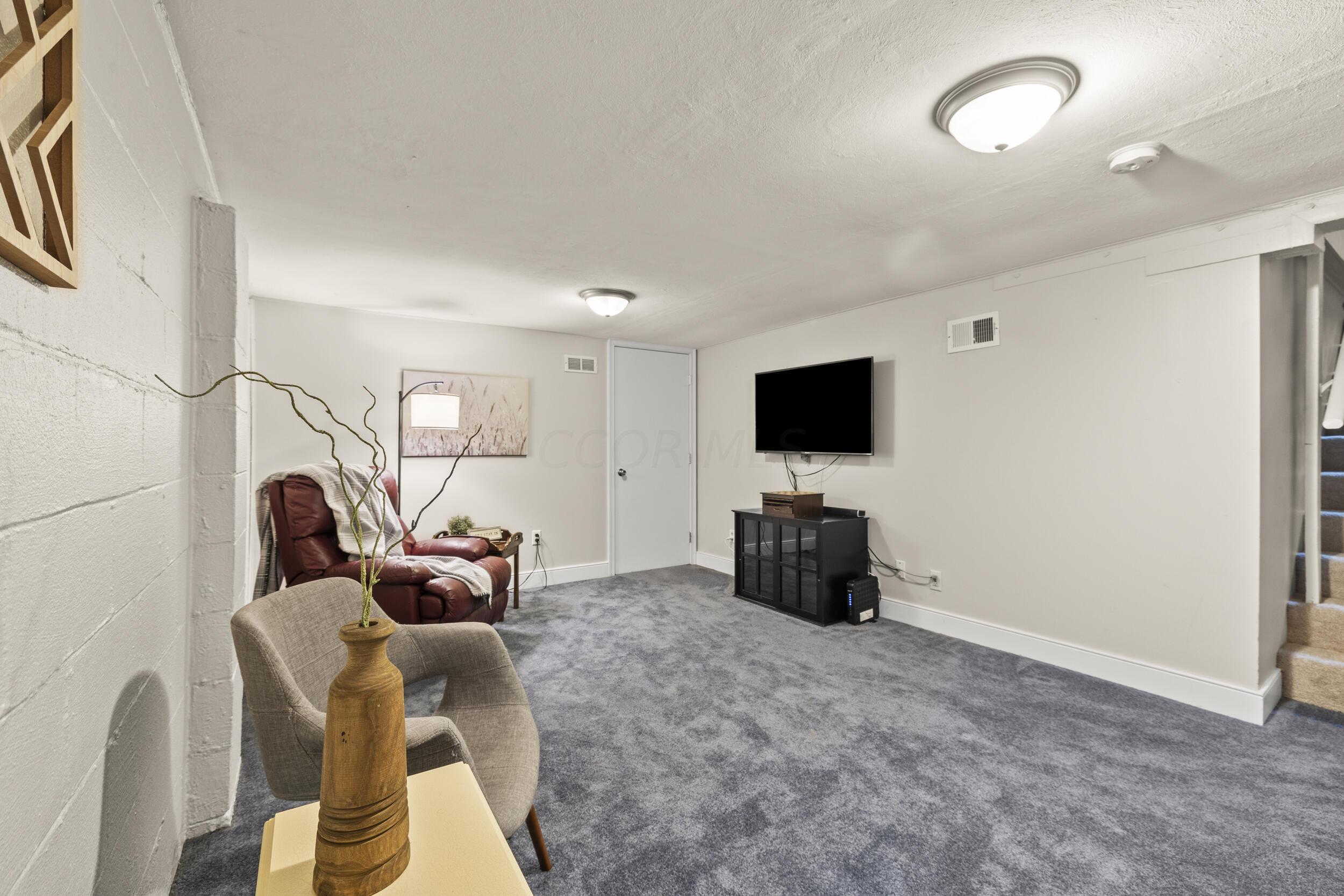 5672 Norcross Road Columbus, OH 43229 - Photo 26 of 38 26_finished basement 02