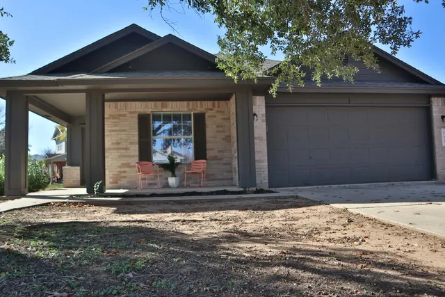 $1,650 | 717 Blair Avenue, Bastrop, TX 78602