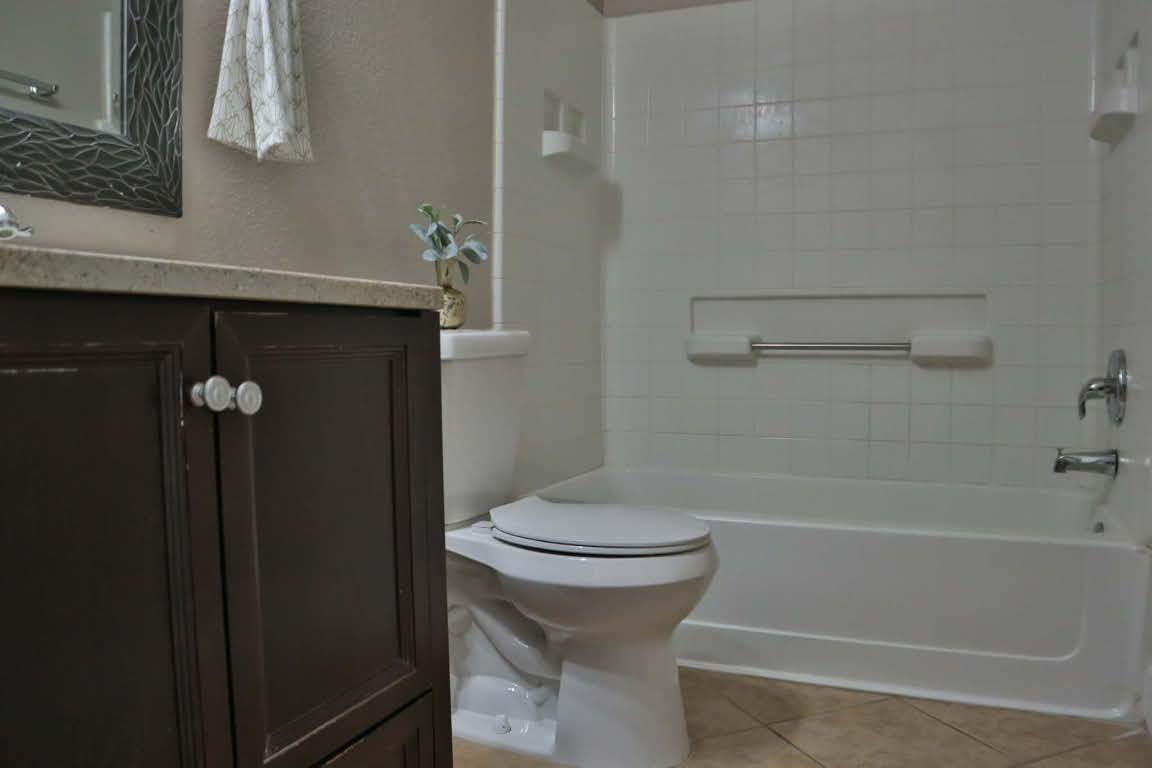 717 Blair Avenue Bastrop, TX 78602 - Photo 22 of 27 2nd restroom