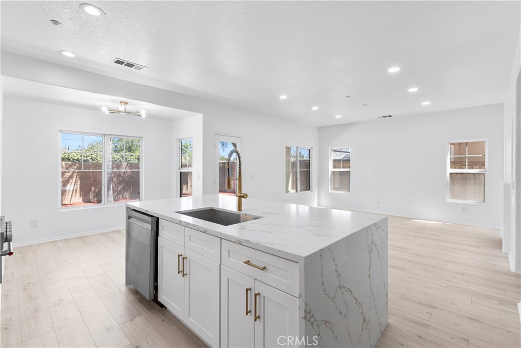 1271 Castledale Street Riverside, CA 92501 - Photo 20 of 54